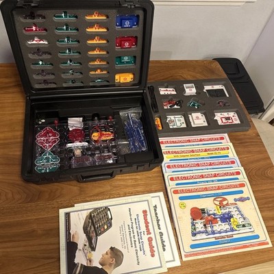 Elenco Snap Circuits Extreme SC-750R With Case, 6 Instruction Manuals & Case