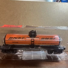 Menards Gold Line 279-4322 BNSF  TANKER Tank Car O GUAGE