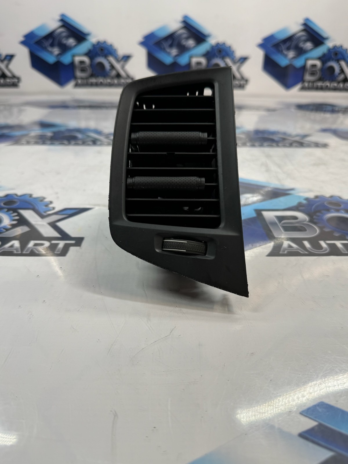 2016-2025 Volvo XC90 Black Center Dash CenterLeft Vent OEM