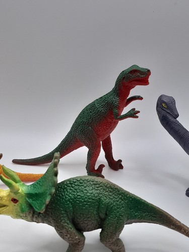 Lot of (8) Plastic Dinosaur Toys - various types and colors - Picture 2 of 9