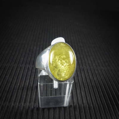 Ring size 60, silver 925, with a grossular garnet cabochon from India
