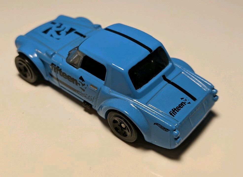 ミニカー 1/18 DATSUN Fairlady2000 SR311 LightBlue IG 1:18 DATSUN Fairlady 2000 (SR311) Light Blue – Horizon Diecast