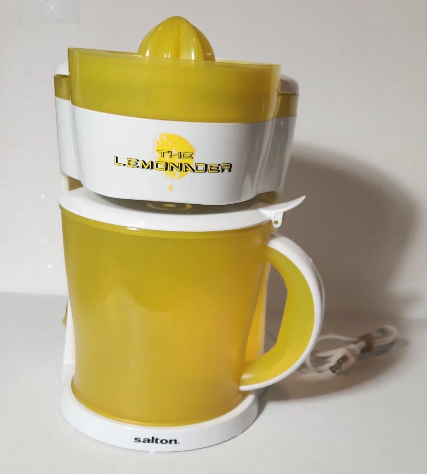 THE LEMONADER by Salton Homemade Fresh Quick & Easy Lemonade Maker 2.5 Quart
Opens in a new window o