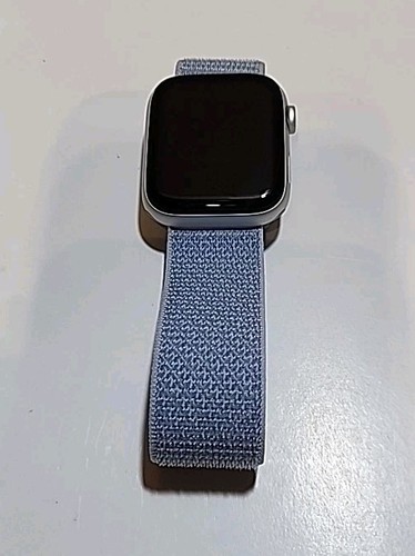 Apple Watch SE 44mm (GPS) Aluminum Space Gray with Multiple Bands - Immaculate - Zdjęcie 4 z 13
