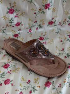 CLARKS LEATHER  SANDALS   WOMEN  SIZE  US 11 med    NEW