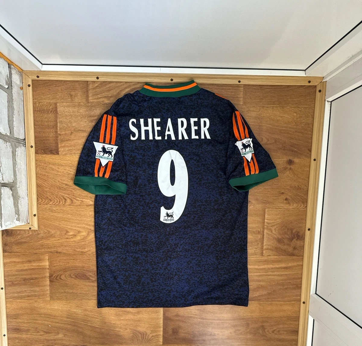 NEWCASTLE UNITED #9 SHEARER 1997 1998 VINTAGE FOOTBALL SHIRT