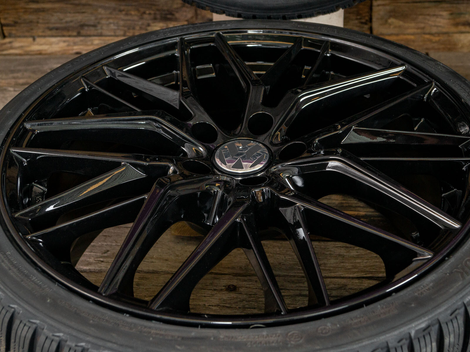 Ruote invernali 18 pollici RW01 per VW Tiguan II AD1 5N 235/55 R18 Allspace nere foto 6