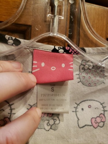 HELLO KITTY SMALL SCRUB TOP! 😻MEDICAL DENTAL VET TECH 😷👌!! - Picture 3 of 7