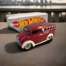 🏁 HOT WHEELS THE BEATLES DAIRY DELIVERY - A Hard Day’s Night Truck 🏁