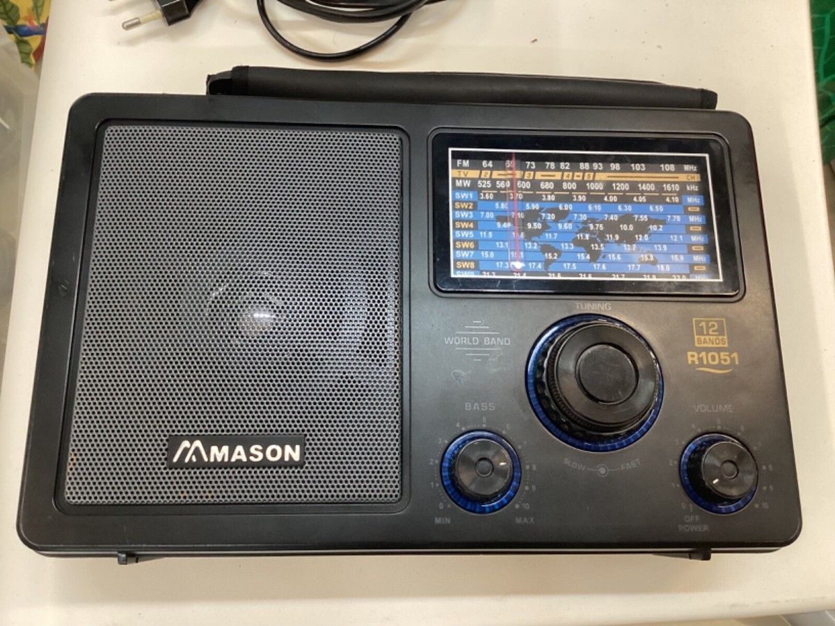 MASON RADIO 12 BAND WORLD RADIO R1051 MAINS OR portable - 12 Band