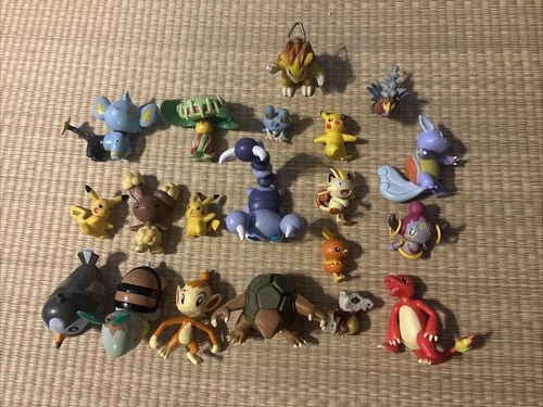 Pokemon Figure Toy Lot Pikachu Meowth Charmeleon Entei Vintage Tomy HTF VTG RARE