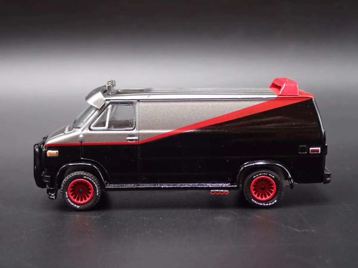 1983 83 GMC VANDURA A TEAM VAN 1 64 SCALE COLLECTIBLE DIORAMA