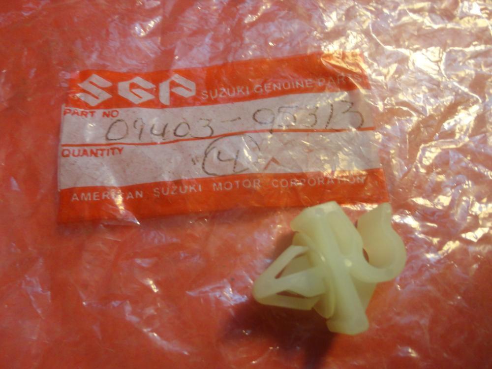 NOS NEW OEM FACTORY 2000 SUZUKI GSX-R750 CLAMP 09403-05313