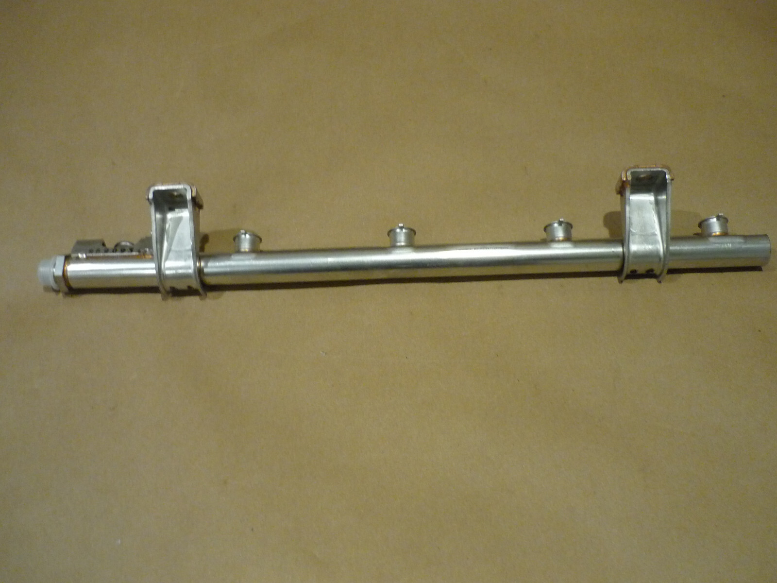 Ferrari 355 -LH Fuel Pipe/Fuel Rail Wthout Regulator- (NEW) - P/N 172560