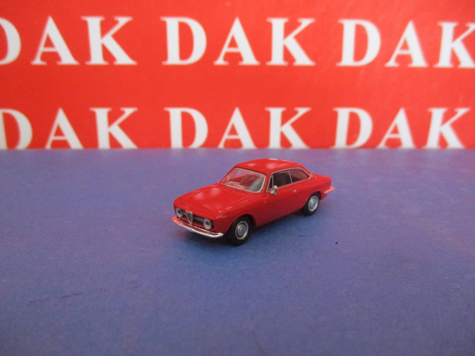 1/87 Modellino Auto Alfa Romeo Giulia Sprint GT Rossa by Brekina - Immagine 2 di 4