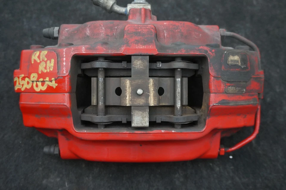 Pinza de freno trasera derecha roja Brembo 1LE 84212290 OEM Chevrolet Camaro ZL1 17-23 Foto 4 de 4