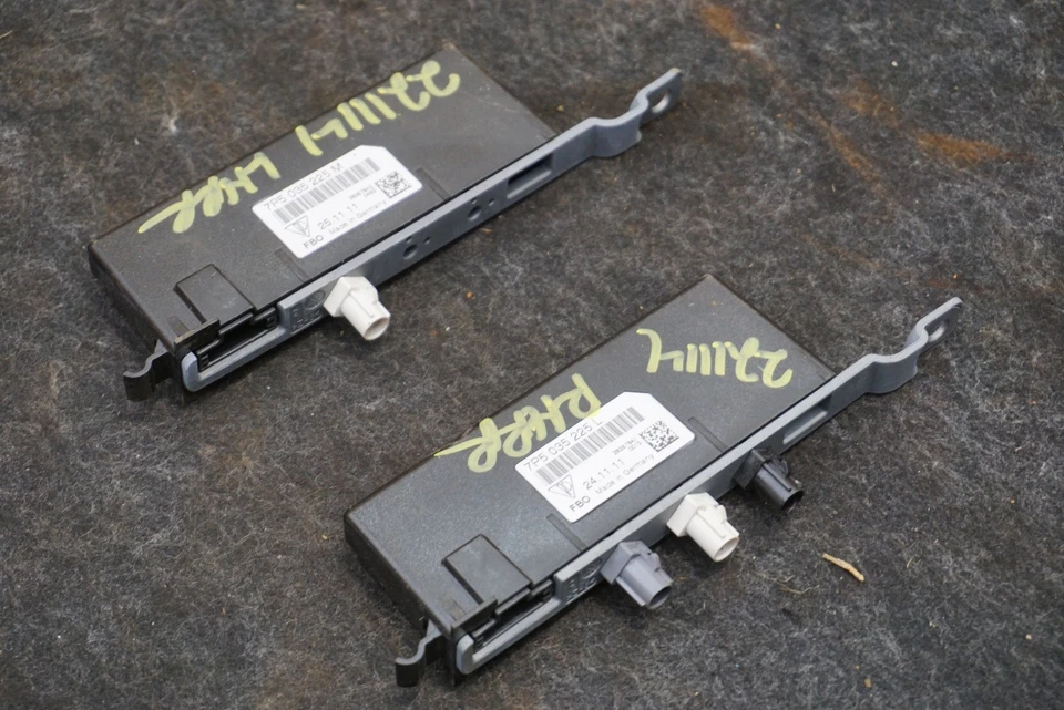 Juego 2 Antenas Amplificador Booster Module 7P5035225M OEM Porsche Cayenne 958 2012 Foto 4 de 4