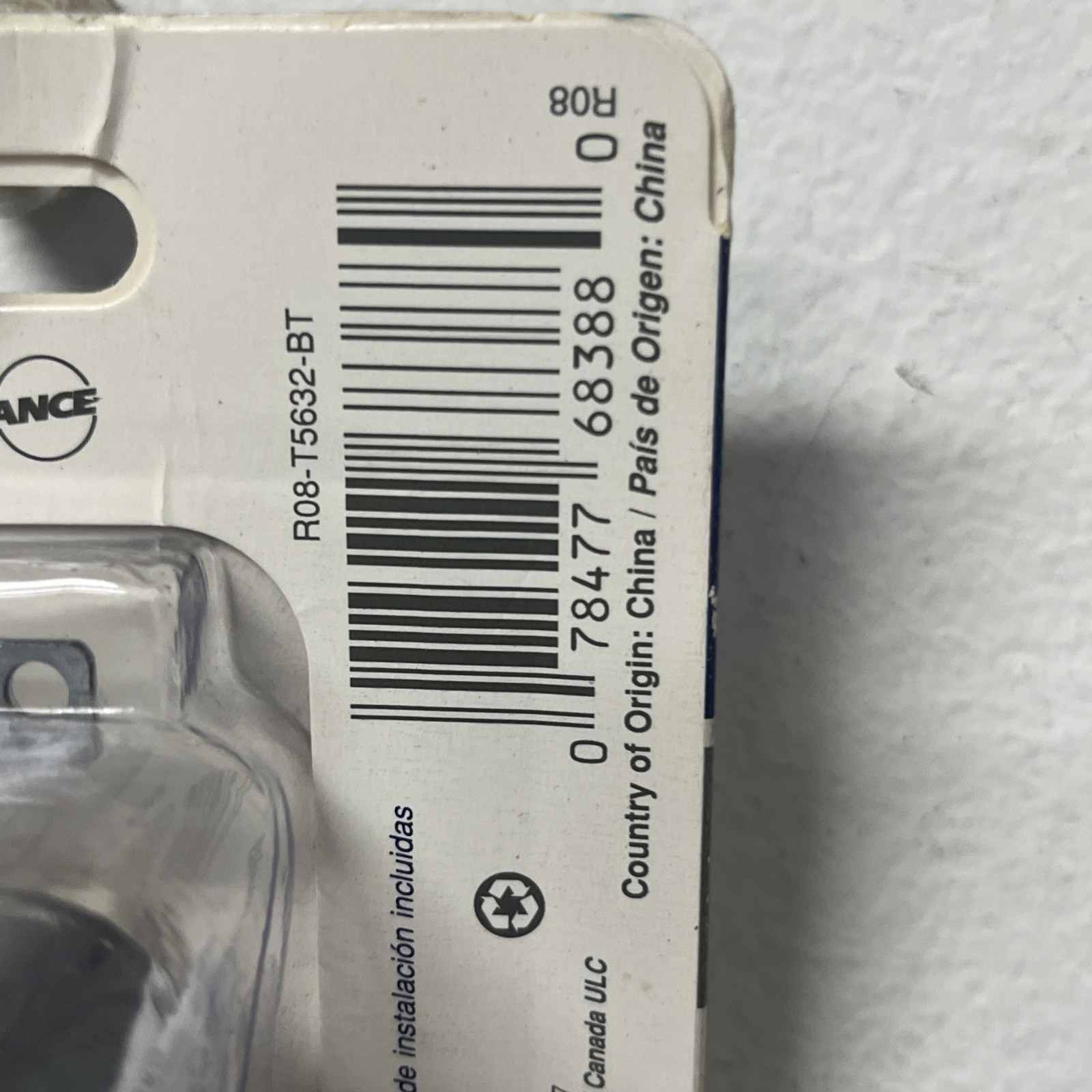 Leviton 3.6A USB Dual Type A In-Wall Charger with 15 Amp Tamper-Resistant Outlet