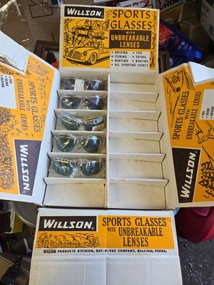 Vintage 1950s Willsonites by Willson Store Dispkay W/ Sunglasses S-30