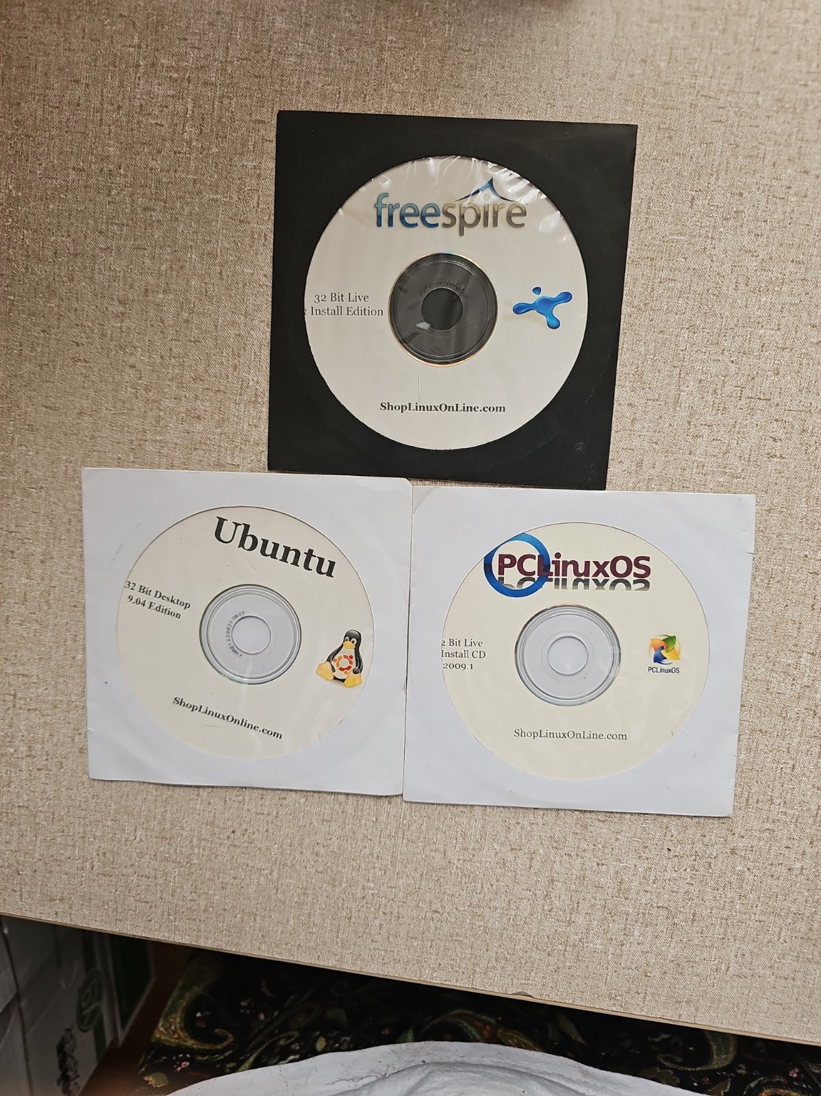 Lot Of 3 Linux Install Discs Ubuntu, Freespire, PclinuxOS 32 Bit Live ...