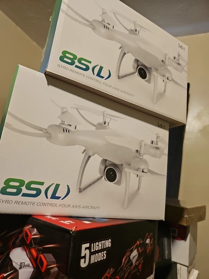 White Tenxind 8S (L) Gyro Remote Control Four Axis Aircraft Drone 2.4GHz 360  - Image 3 of 4