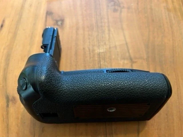Pixel Vertax Battery Grip E13 - Image 2 of 4