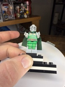 LEGO Dr. Doom Minifigure Sh0052 Marvel Superheroes 76005 Daily Bugle Showdown