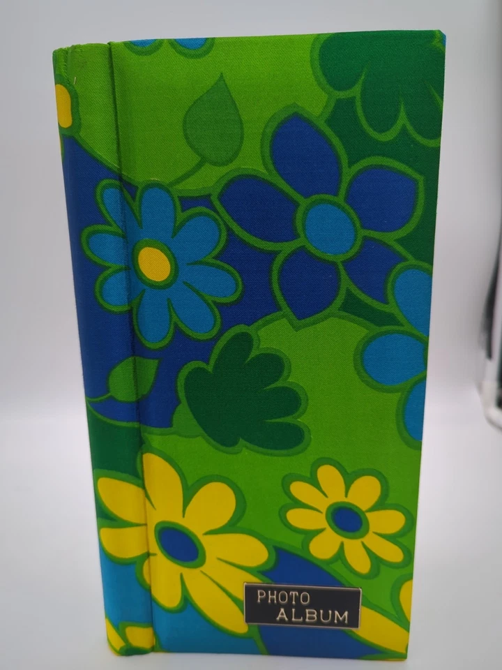 Vintage photo album with vibrant floral fabric cover MCM, Retro - Image 2 of 4