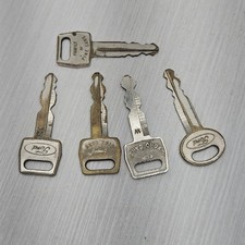 Vintage Ford Family Of Fine Cars Metal Keys Lot Of 5 Classic Automobilia Vintage Ford Family Of Fine Cars Metal Keys Lot Of 5 Classic Automobilia