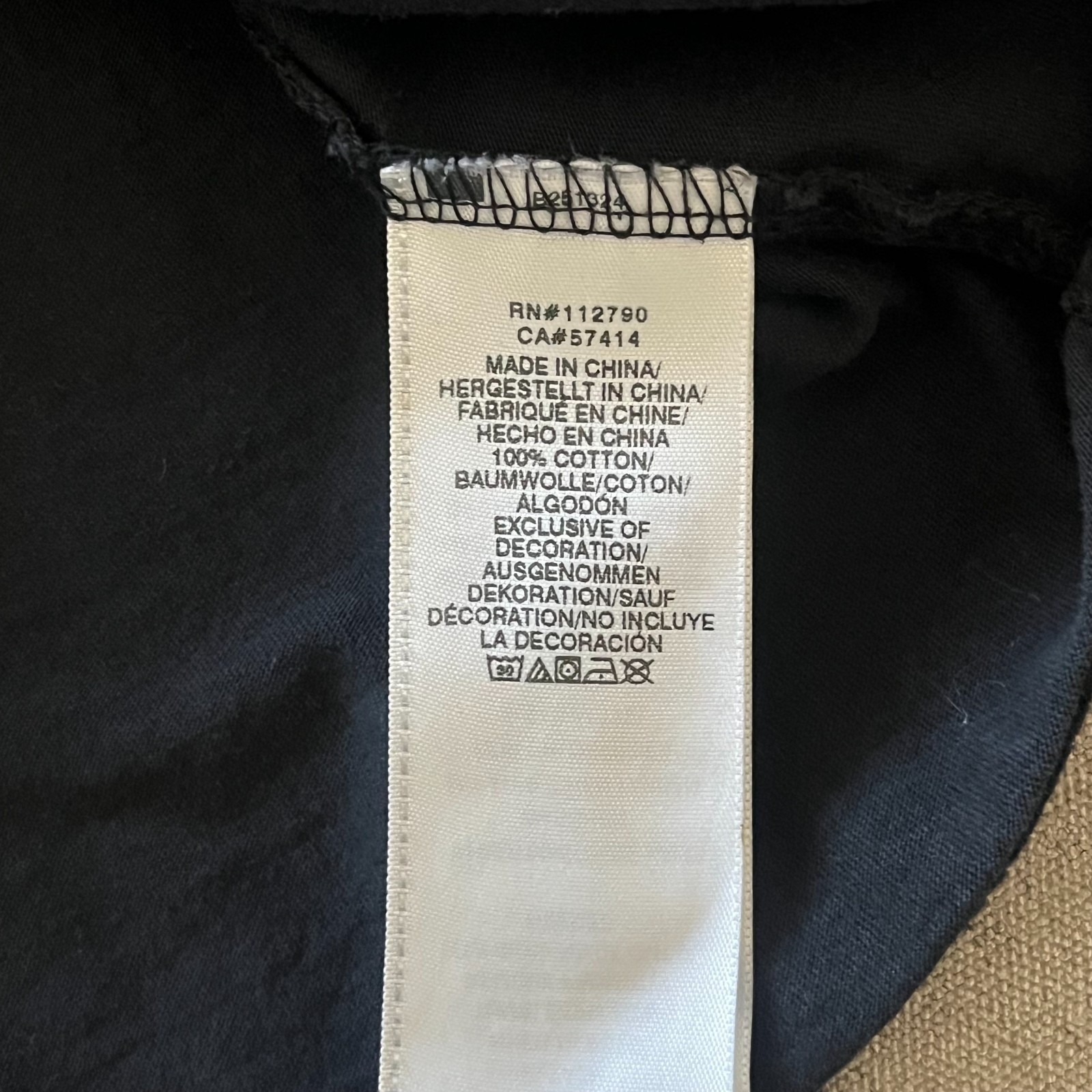 True Religion V Neck Shirt Men Large Black Short Sleeve Graphic Logo Cotton thumbnail 3