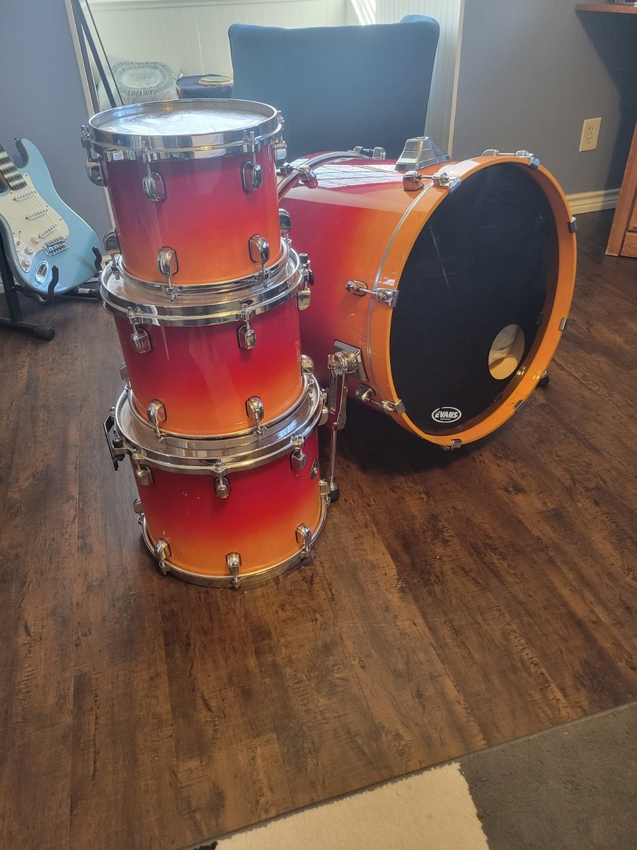Tama Made In Japan Starclassic Performer Birch - Aztec Red Fade