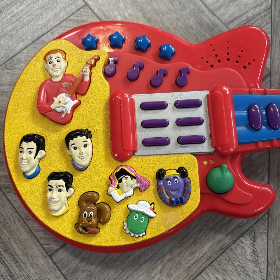 Wiggles Play Along Guitar Musical Touring Party Songs 2003 Spin Master Toy Red - Image 2 of 4