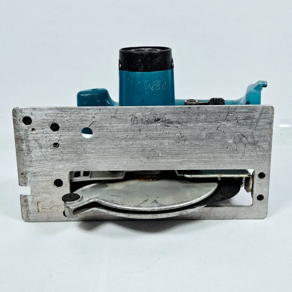 Makita Circular Saw Cordless Body Only Working 5621RD 18V No Battery or Charger - Image 2 of 4