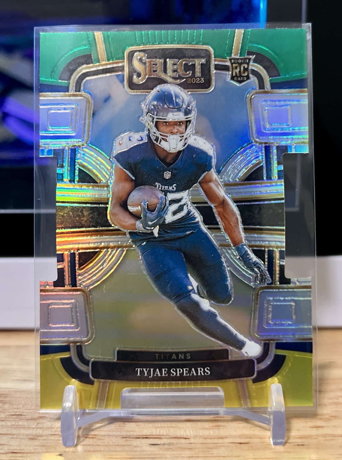 2023 Panini Select - Concourse Tyjae Spears #97 Green & Yellow Prizm Die-Cut...