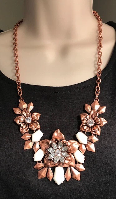 Collar Floral Cobre Premier Designs Joyería Bien Gastada 16" - 26.5" + 4" Foto 2 de 4