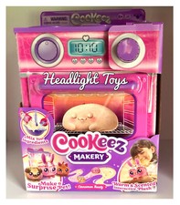 Cookeez Makery Cinnamon Treatz Oven Playset Surprise Interactive Scented Plush