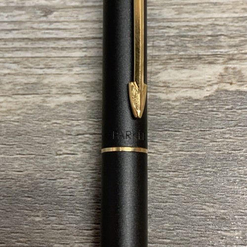 Parker Classic Matte Black Ballpoint Pen - Black Ink - New Old Stock Vintage - Picture 3 of 7