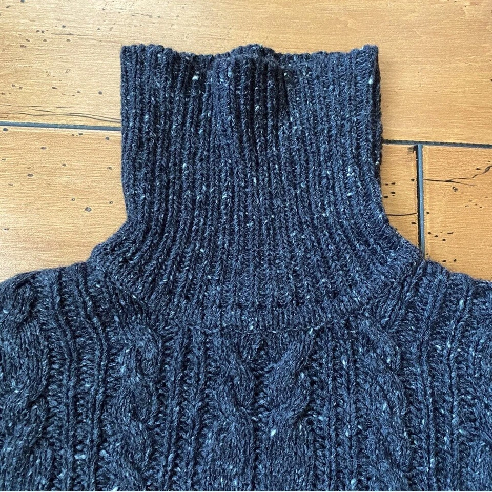 DKNY Heathered Black/Gray Cropped Turtleneck 100% wool - EUC! Petite M - Image 4 of 4