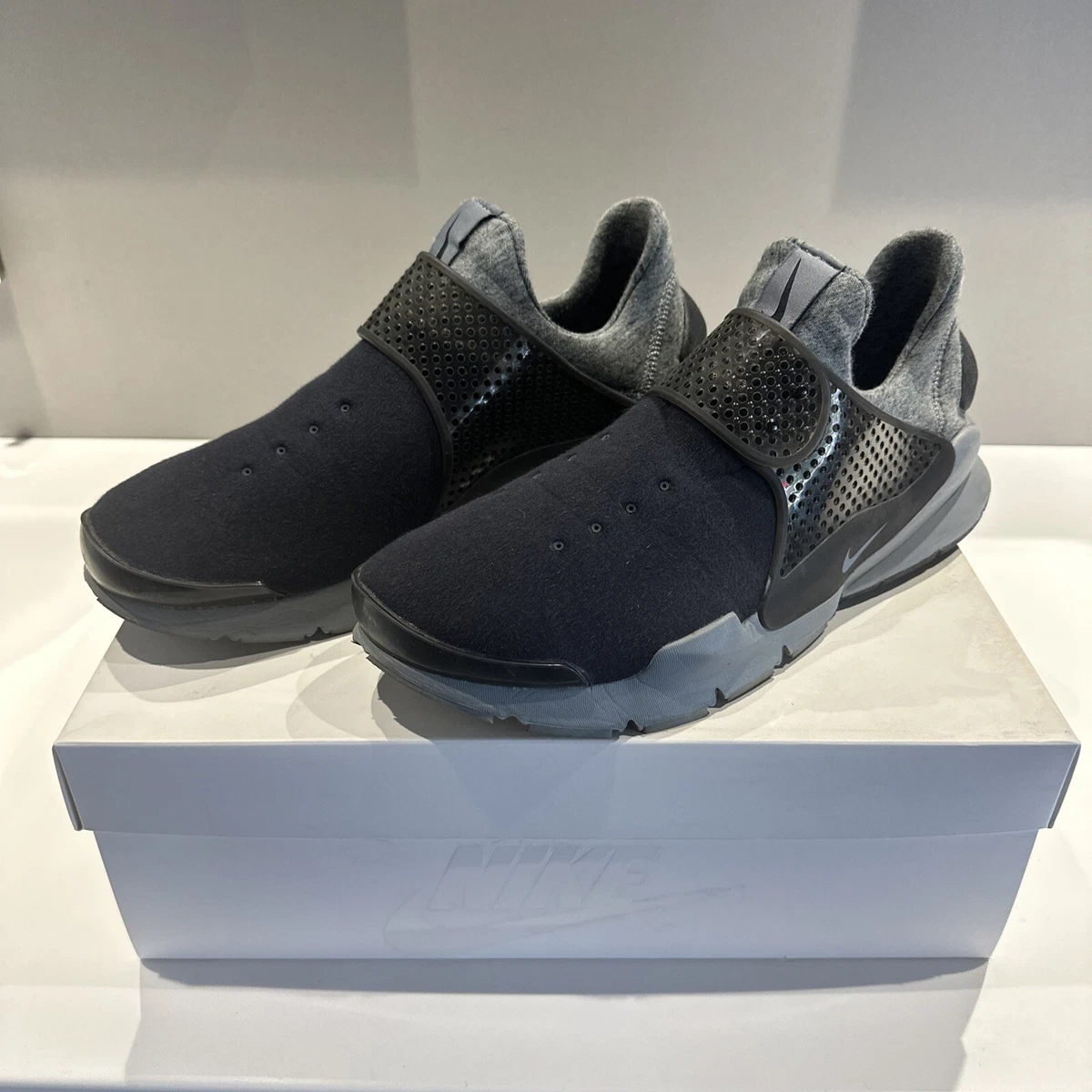 Nike sock dart mens sale hotsell
