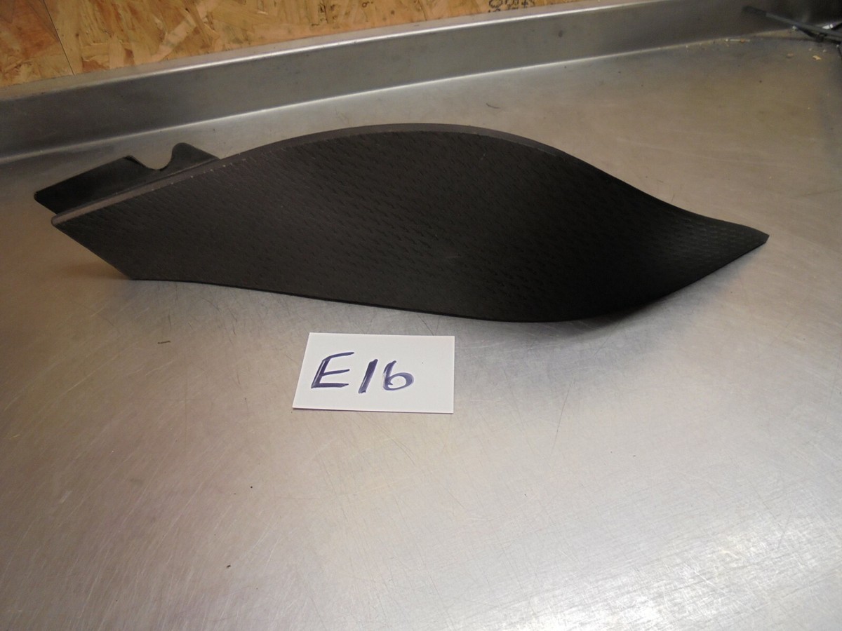 2007-2008 Kawasaki ZX6R ZX 600 Ninja P7F Right fuel tank trim