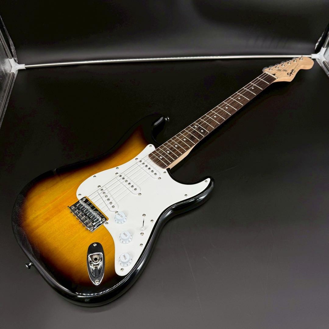 フェンダーストラトキャスターfender squier bullet strat Fender Squier Bullet Stratocaster — Guitar Bar