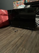 onn. 32 Class HD 720P LED Roku Smart TV