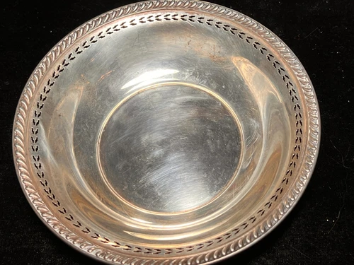 Sterling silver pierced edge serving dish international silver 5 3/8" x 1"  54g