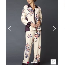 Julianna Rae Silk Pajama Set Floral Long Sleeve Lounge Sleepwear Size Medium NWT