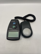 LX1010B Digital Portable Lux Meter 0 50000Lux Data Hold Light Meter