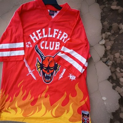 Netflix Stranger Things Hellfire Club Flame Mesh Red Men's T-Shirt Size L