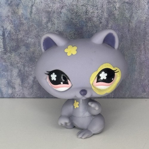 💛Authentic Littlest Pet Shop LPS Raccoon #597 Lavender Magenta Eyes Yellow💜 - Imagen 2 de 12