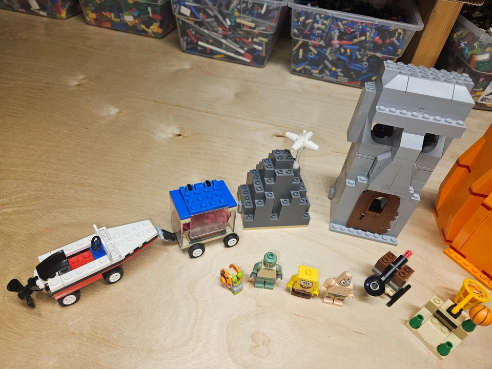 LEGO 3827 Spongebob Adventures in Bikini Bottom 100% COMPLETE w/Minifigs & Book - Image 4 of 4