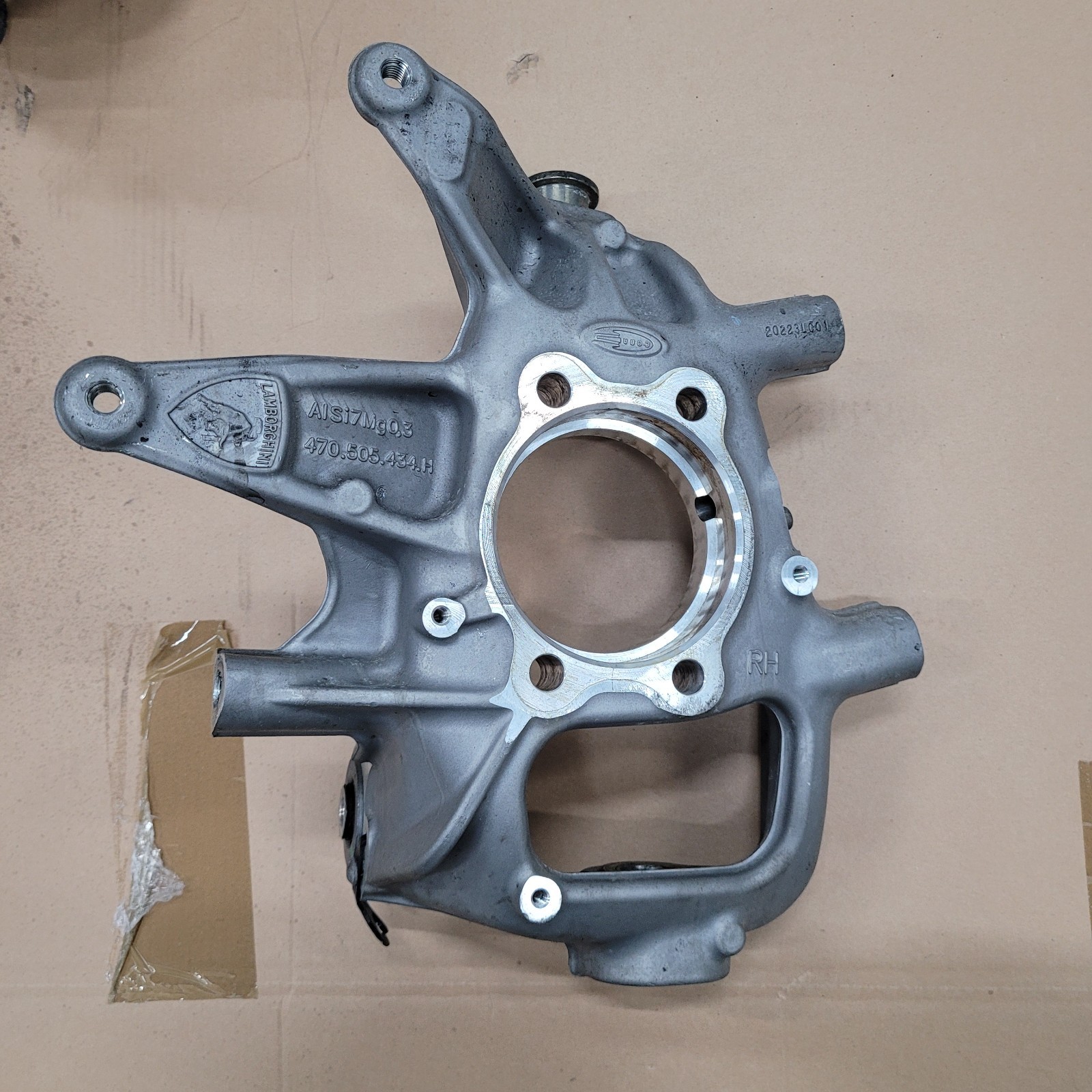 Lamborghini Aventador SVJ Rear Right Steering knuckle P/N 470505434H