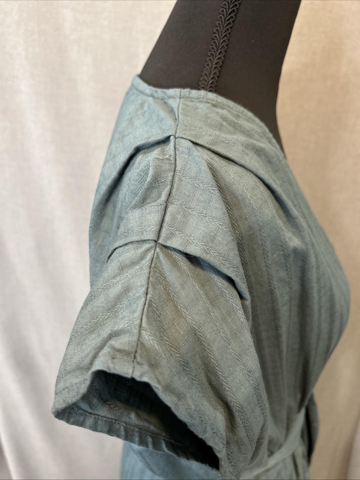 Universal Thread Mid Length Wrap V Neck Dress 100… - image 4